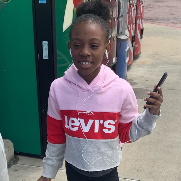 Levi's Girls Color Block Crop Hoodie - Picture 1 of 8